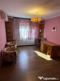 DE INCHIRIAT APARTAMENT 4 camere zona centrala
