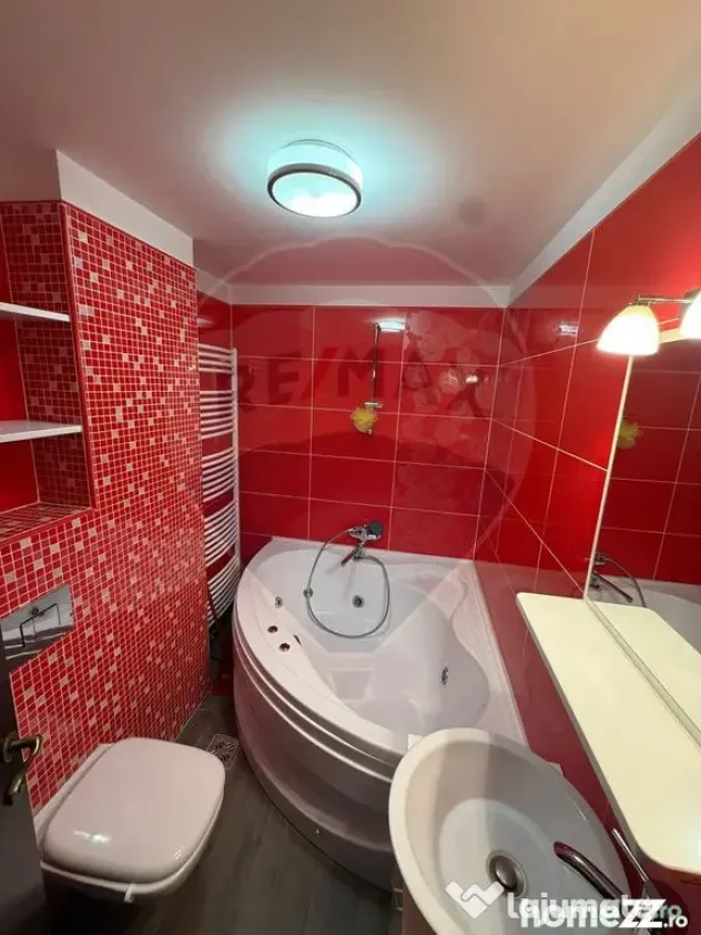PRIMA INCHIRIERE APARTAMENT 4 camere zona centrala