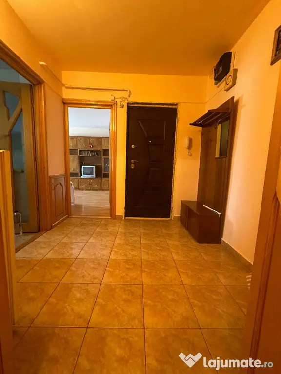 Apartament 2 camere decomandat, zona Radu Negru.