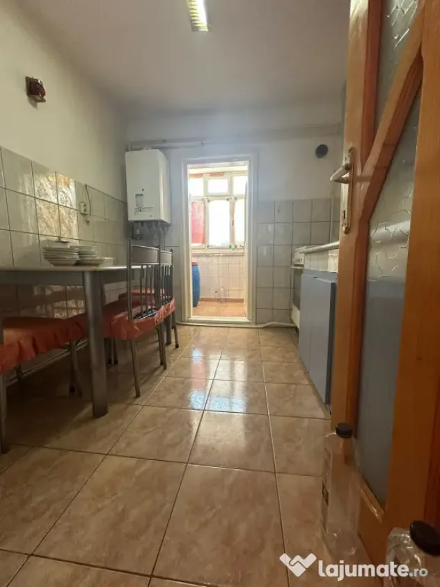 Apartament 2 camere decomandat, zona Radu Negru.