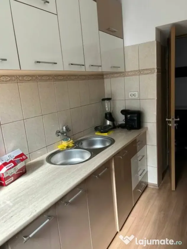 Inchiriez apartament 3 camere Tomis nord