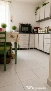 4 camere Chișinău decomandat, parcare, an 1981, 86 mp