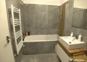 Apartament 2 camere, decomandat - zona Tractorul 