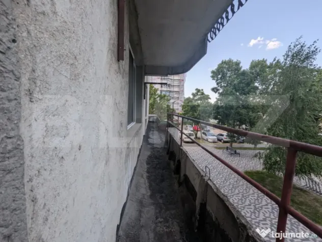 Apartament 3 camere, 2 băi, balcon generos-Cantemir