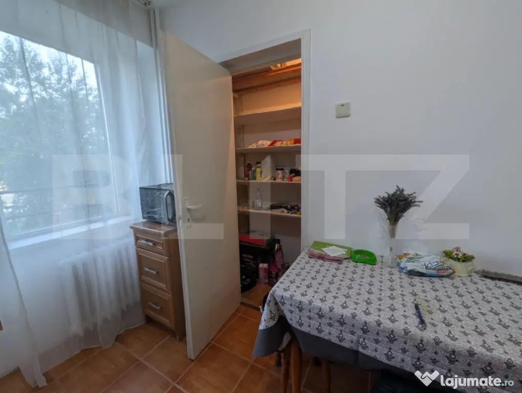 Apartament 3 camere, 2 băi, balcon generos-Cantemir
