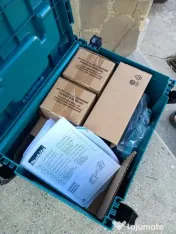 Polizor unghiular Makita cu 2 baterii și statie încărcare 