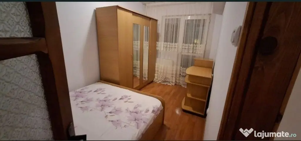 De inchiriat apartament 3 camere, Micro 20, 2100 lei