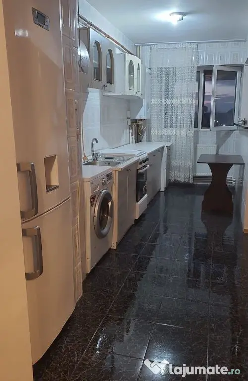 De inchiriat apartament 3 camere, Micro 20, 2100 lei