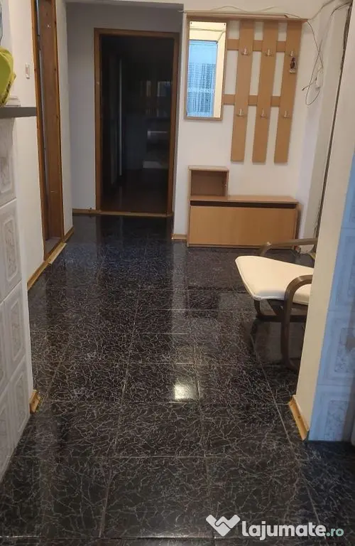 De inchiriat apartament 3 camere, Micro 20, 2100 lei