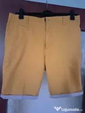 pantaloni scurti 
