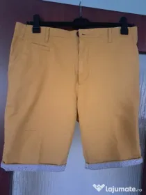 pantaloni scurti