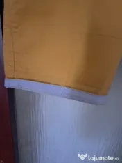 pantaloni scurti 