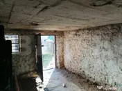 Casă la rRșu cu Livadă, Teren 1000 mp. Gemenea Brătule? 