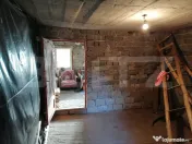 Casă la rRșu cu Livadă, Teren 1000 mp. Gemenea Brătule? 