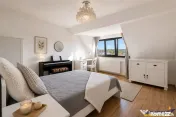 Vila distinctiva,2 intrari separate:locuire multifamiliala,a 
