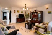 Vila distinctiva,2 intrari separate:locuire multifamiliala,a 