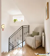 Vila distinctiva,2 intrari separate:locuire multifamiliala,a 