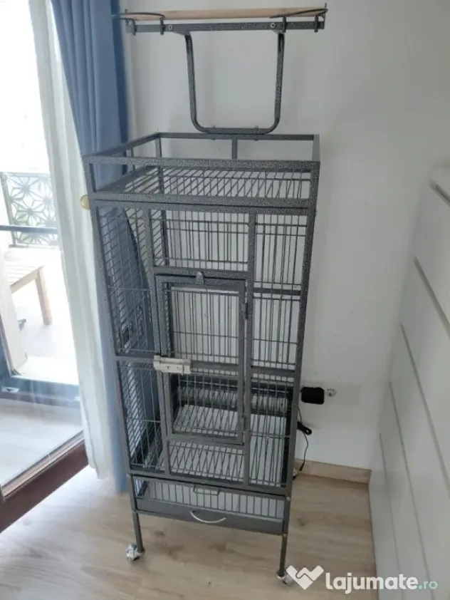 Volieră papagali