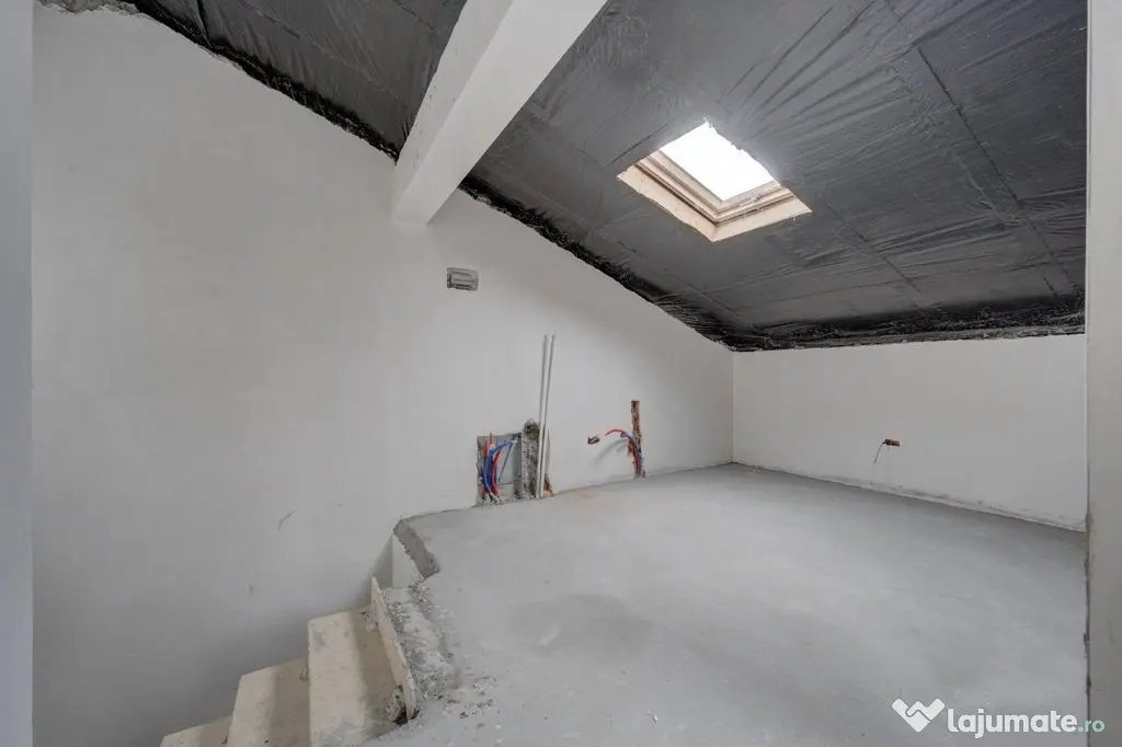 Casa se preda finisata - 4 bai -3 dormitoare - curte - parca
