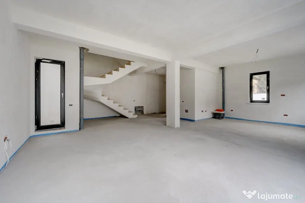 Casa se preda finisata - 4 bai -3 dormitoare - curte - parca