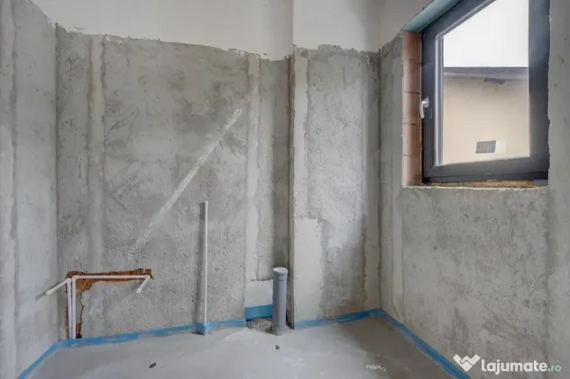 Casa se preda finisata - 4 bai -3 dormitoare - curte - parca