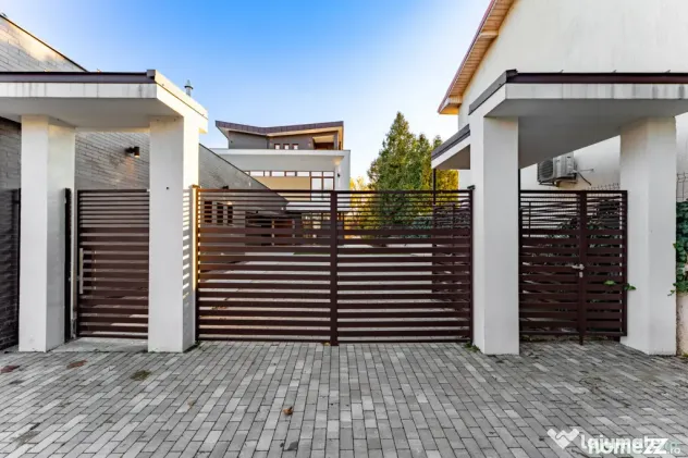Resedinta contemporana in Mogosoaia | Piscina | Acces direct - Mogosoaia (Bucuresti-Ilfov)
