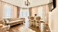 Apartament cu 3 camere, terasă de 77 mp și Jacuzzi, Zona C 