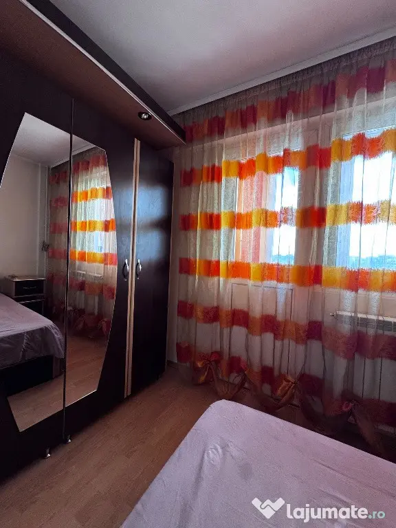 Inchiriez ap 2 camere+ parcare bld C-tin Brancoveanu, sector 4