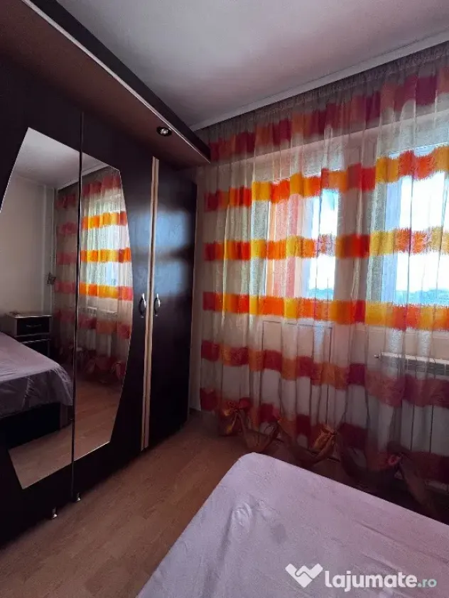 Inchiriez ap 2 camere+ parcare bld C-tin Brancoveanu, sector 4
