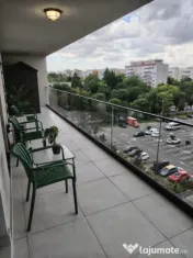 Piata sudului sun royal bloc nou la metrou 