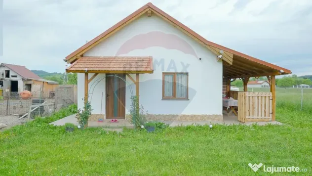 Teren Intravilan + Casa de vacanta Acris | Vama Buzaului ...