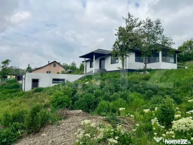 Casă stil mediteranean, 162 mp, teren 2600 mp, zona Siliva? - Bistrita (Bistrita-Nasaud)