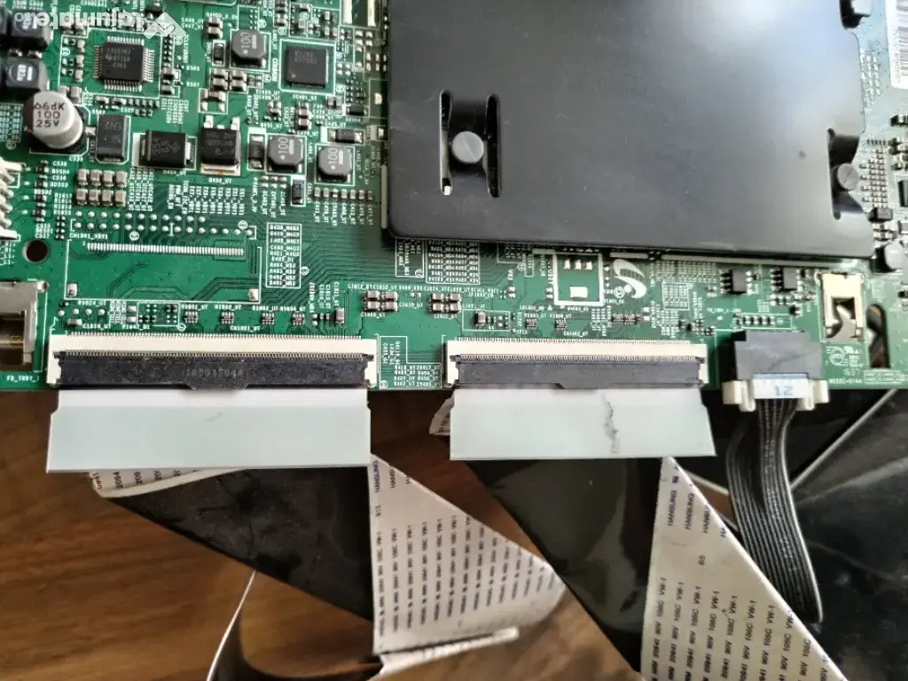 dezmembrez TV led UE40KU6100