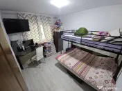 Apartament 3 camere decomandat - renovat, zona Nicolina 