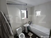 Apartament 3 camere decomandat - renovat, zona Nicolina 