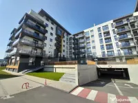 Apartament cu două camere de închiriat, în bloc nou 