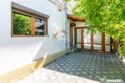 Apartament 4 camere de inchiriat in vila/ parter/ curte p...