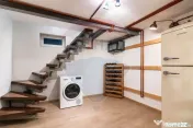 Apartament 4 camere de inchiriat in vila/ parter/ curte p...