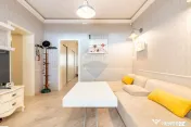 Apartament 4 camere de inchiriat in vila/ parter/ curte p...