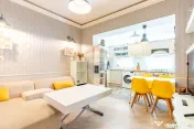 Apartament 4 camere de inchiriat in vila/ parter/ curte p...