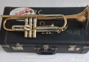 Vând trompeta USA Reynolds Contempora 