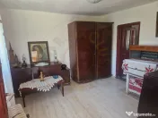 Căsuță autentică românească între două dealuri–col 