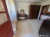 Căsuță autentică românească între două dealuri–col 