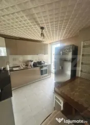 Casa/Vila cu 8 camere, 4 bai - Zarnesti 