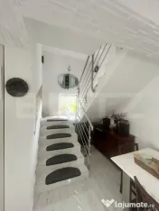 Casa/Vila cu 8 camere, 4 bai - Zarnesti 