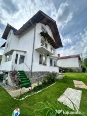 Casa/Vila cu 8 camere, 4 bai - Zarnesti 