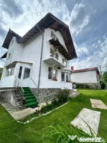 Casa/Vila cu 8 camere, 4 bai - Zarnesti