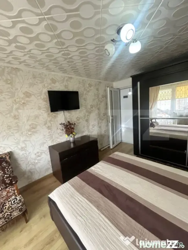 Casa/Vila cu 8 camere, 4 bai - Zarnesti - Zarnesti (Brasov)