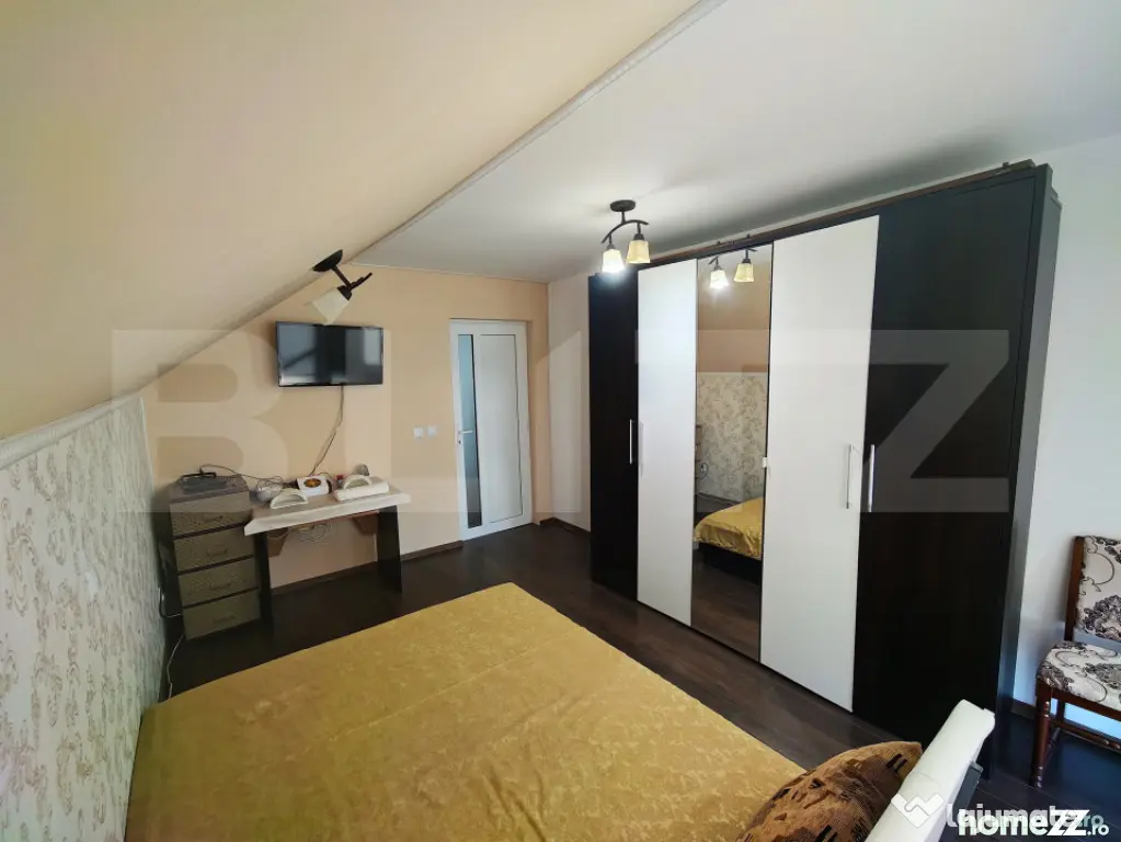 Casa/Vila cu 8 camere, 4 bai - Zarnesti - Zarnesti (Brasov)