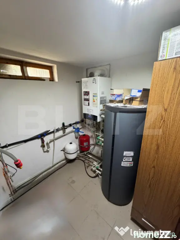 Casa/Vila cu 8 camere, 4 bai - Zarnesti - Zarnesti (Brasov)